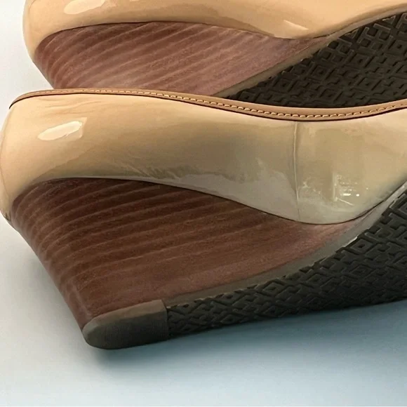 Tory Burch Louisa 7.5 Wedge Wrapped Heels Tan Brown Patent Leather Pump Shoes - Picture 10 of 14